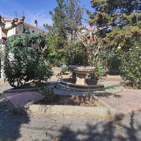 Hostal El Patio Restaurante San Bartolomé de Pinares Kültér fotó