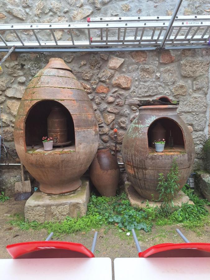 Hostal El Patio Restaurante San Bartolomé de Pinares Kültér fotó